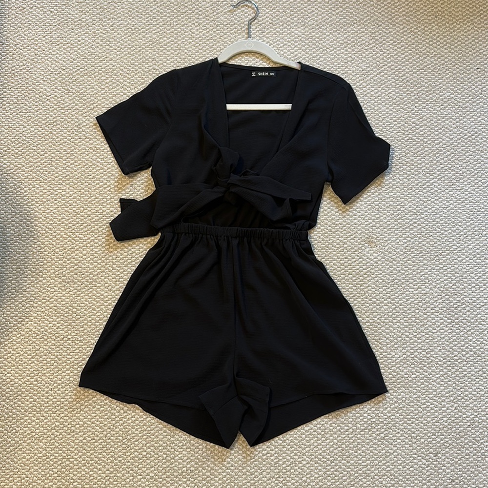 Black tie romper